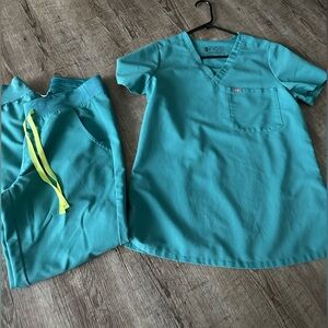 Figs hydrogreen small scrub set